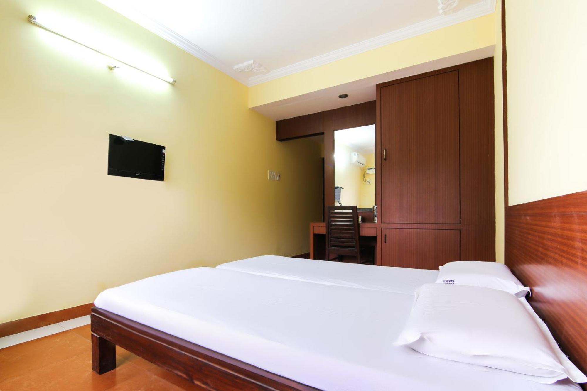 Hotel O Raviraj Classic Cana Esterno foto
